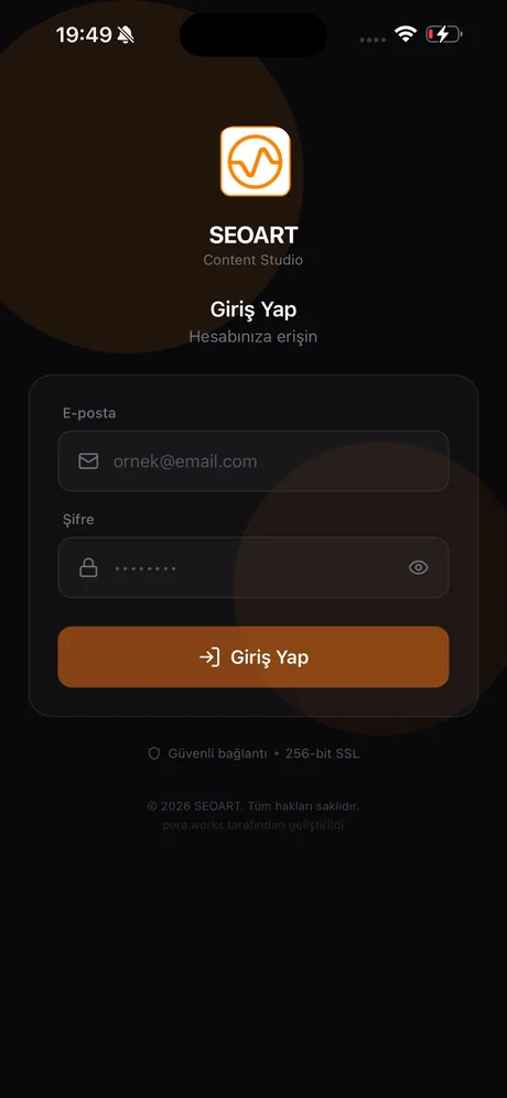 SEOART Content Studio mobil uygulaması giriş ekranı